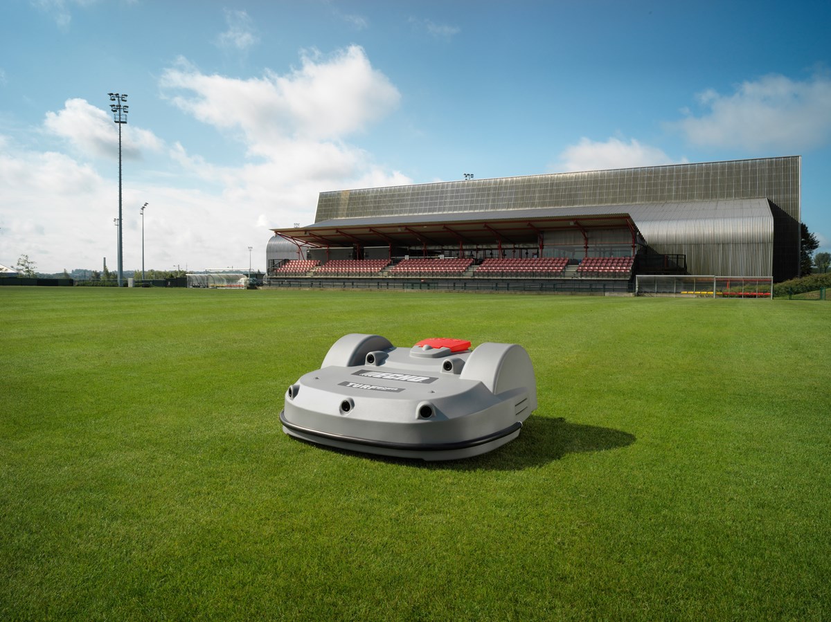TM-2000_Sportplatz.jpg
